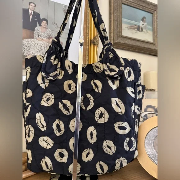 Marc Jacobs Black and Cream Tote Bag - Picture 3 of 13